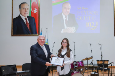 Şəkidə Ulu Öndər Heydər Əliyevin anadan olmasının 102-ci ildönümü qeyd olunub