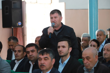 Şəki Şəhər İcra Hakimiyyətinin başçısı Elxan Usubov Oxud kəndinin sakinləri ilə görüşüb