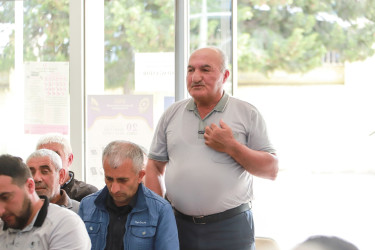 Şəki Şəhər İcra Hakimiyyətinin başçısı Elxan Usubov Aydınbulaq kəndində səyyar qəbul keçirib