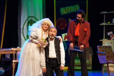 Şəki teatrında “Varlı qadın” tamaşasına ictimai baxış olub