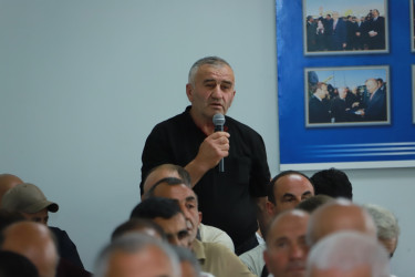 Şəki Şəhər İcra Hakimiyyətinin başçısı Elxan Usubov Baş Göynük kəndinin sakinləri ilə görüşüb