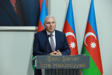Şəki Şəhər İcra Hakimiyyətinin başçısı Elxan Usubov yeni tədris ilinin başlanması münasibətilə məktəbli şəhid və qazi övladları ilə görüşüb