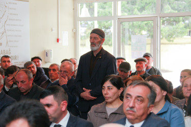 Şəki Şəhər İcra Hakimiyyətinin başçısı Elxan Usubov Aydınbulaq kəndinin sakinləri ilə görüşüb