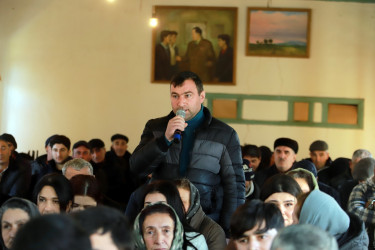 Şəki Şəhər İcra Hakimiyyətinin başçısı Elxan Usubov Aşağı Küngüt kəndində səyyar qəbul keçirib