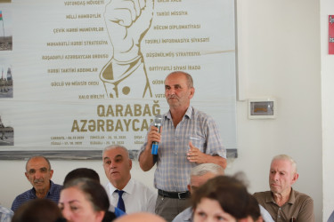 Şəki Şəhər İcra Hakimiyyətinin başçısı Elxan Usubov Böyük Dəhnə kəndinin sakinləri ilə görüşüb
