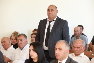 Şəki Şəhər İcra Hakimiyyətinin başçısı Elxan Usubov Göybulaq kəndinin sakinləri ilə görüşüb