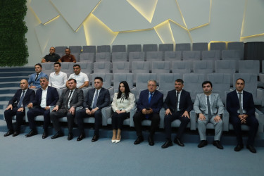 Şəki Şəhər İcra Hakimiyyətinin başçısı Elxan Usubov yeni tədris ilinin başlanması münasibətilə məktəbli şəhid və qazi övladları ilə görüşüb
