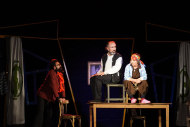 Şəki teatrında “Varlı qadın” tamaşasına ictimai baxış olub