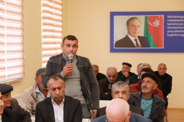 Şəki Şəhər İcra Hakimiyyətinin başçısı Elxan Usubov Qozlubulaq kəndində səyyar qəbul keçirib.