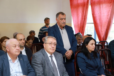 Şəki Şəhər İcra Hakimiyyətinin başçısı Elxan Usubov Daşüz kəndində səyyar qəbul keçirib