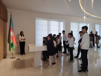 9 Noyabr - Dövlət Bayrağı Günü ərəfəsində məktəblilərin Dövlət Rəmzləri Muzeyinə ekskursiyaları təşkil edilib