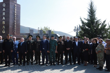 27 sentyabr - Anım Günü ilə əlaqədar Şəkidə Vətən müharibəsi şəhidlərinin xatirəsi yad edilib