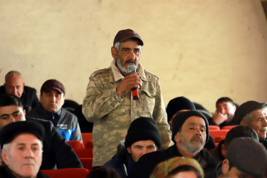 Şəki Şəhər İcra Hakimiyyətinin başçısı Elxan Usubov Qayabaşı kəndində səyyar qəbul keçirib