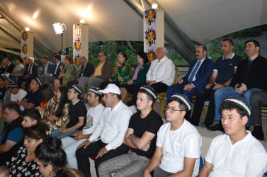 Qazaxıstanın folklor və rəqs ansambllarının Şəki festivalında çıxışı maraqla qarşılanıb