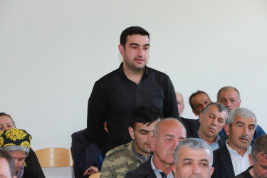 Şəki Şəhər İcra Hakimiyyətinin başçısı Elxan Usubov Qumux kəndinin sakinləri ilə görüşüb