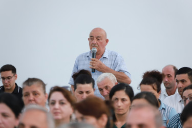 Şəki Şəhər İcra Hakimiyyətinin başçısı Elxan Usubov Qoxmuq kəndinin sakinləri ilə görüşüb