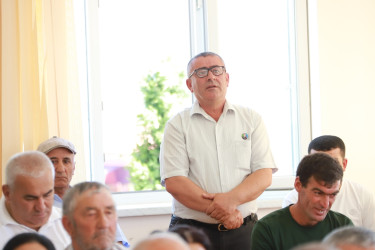 Şəki Şəhər İcra Hakimiyyətinin başçısı Elxan Usubov Göybulaq kəndinin sakinləri ilə görüşüb