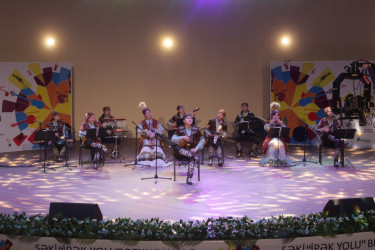 Qazaxıstanın folklor və rəqs ansambllarının Şəki festivalında çıxışı maraqla qarşılanıb