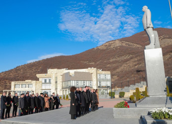 Ulu Öndərin əziz xatirəsi Şəkidə ehtiramla anılıb.