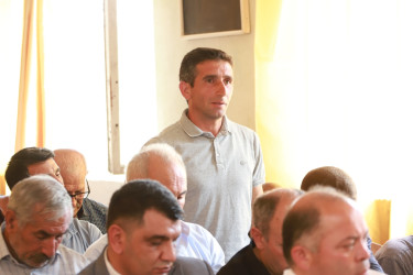 Şəki Şəhər İcra Hakimiyyətinin başçısı Elxan Usubov Aşağı Daşağıl kəndinin sakinləri ilə görüşüb