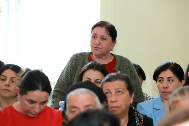 Şəki Şəhər İcra Hakimiyyətinin başçısı Elxan Usubov Aydınbulaq kəndinin sakinləri ilə görüşüb