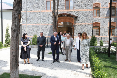 "Azərbaycanın UNESCO Dünya İrsi Yolu: İçərişəhərdən Şəkiyə” adlı tədbirin iştirakçıları Şəki şəhərində aparalan bərpa, yenidənqurma işləri ilə tanış olublar