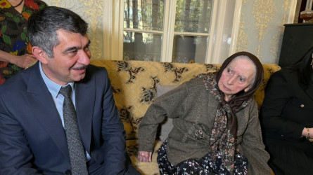 Şəkidə qocaman pedaqoq Afərdə Əmrahovanın 100 yaşı qeyd olunub