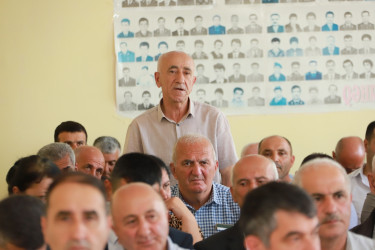 Şəki Şəhər İcra Hakimiyyətinin başçısı Elxan Usubov İkinci Biləcik kəndinin sakinləri ilə görüşüb