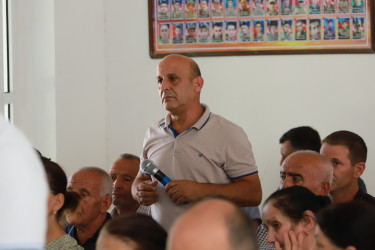 Şəki Şəhər İcra Hakimiyyətinin başçısı Elxan Usubov Böyük Dəhnə kəndinin sakinləri ilə görüşüb
