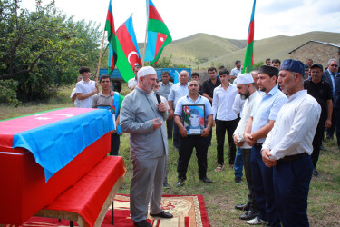 Birinci Qarabağ müharibəsində itkin düşmüş və şəxsiyyəti müəyyənləşdirilən şəhid Camal Quliyevlə vida mərasimi keçirilib