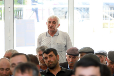 Şəki Şəhər İcra Hakimiyyətinin başçısı Elxan Usubov Aydınbulaq kəndinin sakinləri ilə görüşüb