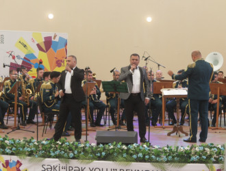 DSX-nin Nümunəvi Hərbi Orkestri “İpək Yolu” Beynəlxalq Musiqi Festivalının səhnəsində