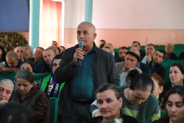 Şəki Şəhər İcra Hakimiyyətinin başçısı Elxan Usubov Oxud kəndinin sakinləri ilə görüşüb