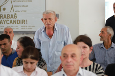 Şəki Şəhər İcra Hakimiyyətinin başçısı Elxan Usubov Böyük Dəhnə kəndinin sakinləri ilə görüşüb