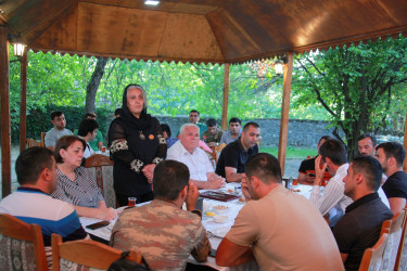 Şəki Şəhər İcra Hakimiyyətinin başçısı Vətən Müharibəsi  qaziləri və veteranları ilə görüşüb