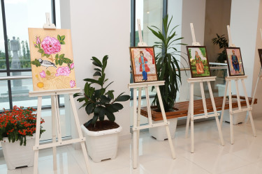 Şəkidə Azərbaycanın görkəmli rəssamı Mirzə Qədim İrəvaninin 200 illik yubileyi ilə bağlı rəsm sərgisi təşkil olunub