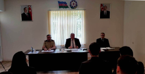 Şəki Şəhər İcra Hakimiyyətinin başçısı Elxan Usubov Çeşməli kəndində səyyar qəbul keçirib