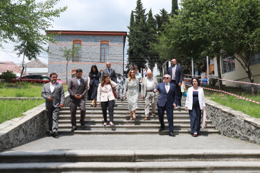 "Azərbaycanın UNESCO Dünya İrsi Yolu: İçərişəhərdən Şəkiyə” adlı tədbirin iştirakçıları Şəki şəhərində aparalan bərpa, yenidənqurma işləri ilə tanış olublar