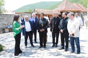 Müqəddəs Taxt-Tacın Dinlərarası Dialoq üzrə Dikasteriyasının Prefekti Kardinal Corc Kuvakad Şəkidə səfərdə olub