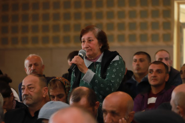 Şəki Şəhər İcra Hakimiyyətinin başçısı Elxan Usubov Turan qəsəbəsində səyyar qəbul keçirib