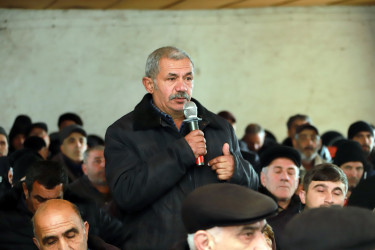 Şəki Şəhər İcra Hakimiyyətinin başçısı Elxan Usubov Qayabaşı kəndində səyyar qəbul keçirib