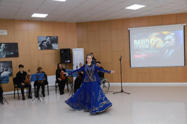 Şəkidə görkəmli kinorejissor Rasim Ocaqova həsr olunmuş “Sənətkar ömrü xatirələrdə” adlı kitabın təqdimatı ilə bağlı tədbir keçirilib
