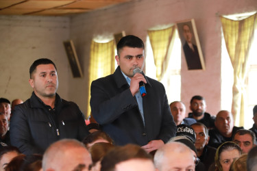 Şəki Şəhər İcra Hakimiyyətinin başçısı Elxan Usubov Sarıca kənd sakinləri ilə görüşüb