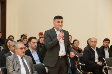 Şəki Şəhər İcra Hakimiyyətinin başçısı Elxan Usubov Baş Zəyzid kəndinin sakinləri ilə görüşüb
