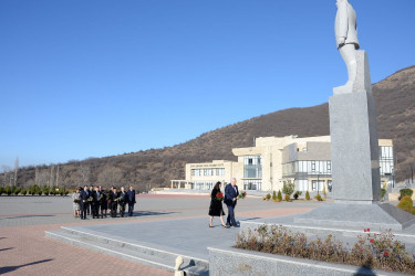 2 fevral - Azərbaycan Gəncləri Günü mürasibətilə bölgəmizin təhsil müəssisələrində çalışan gənc müəllimlərlə görüş keçirilib