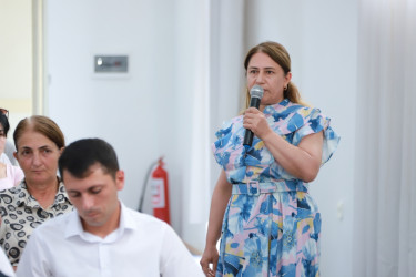 Şəki Şəhər İcra Hakimiyyətinin başçısı Elxan Usubov Qoxmuq kəndinin sakinləri ilə görüşüb