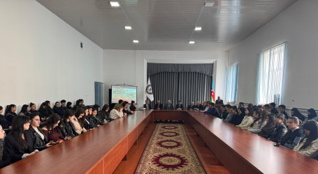 Şəkidə “Azərbaycanda şəhərsalma və memarlıq ənənələrinin tarixi: ilk Azərbaycan şəhərləri” mövzusunda elmi konfrans keçirilib