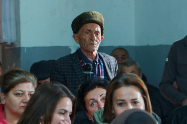 Şəki Şəhər İcra Hakimiyyətinin başçısı Elxan Usubov Cəfərabad kəndində səyyar qəbul keçirib