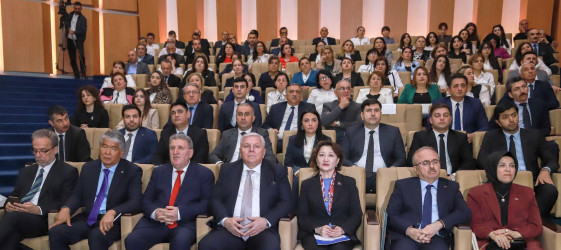 Şəki şəhərində Xalq şairi Bəxtiyar Vahabzadənin anadan olmasının 100 illiyinə həsr olunmuş konfrans keçirilib