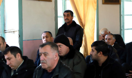 Şəki Şəhər İcra Hakimiyyətinin başçısı Elxan Usubov Aşağı Küngüt kəndində səyyar qəbul keçirib